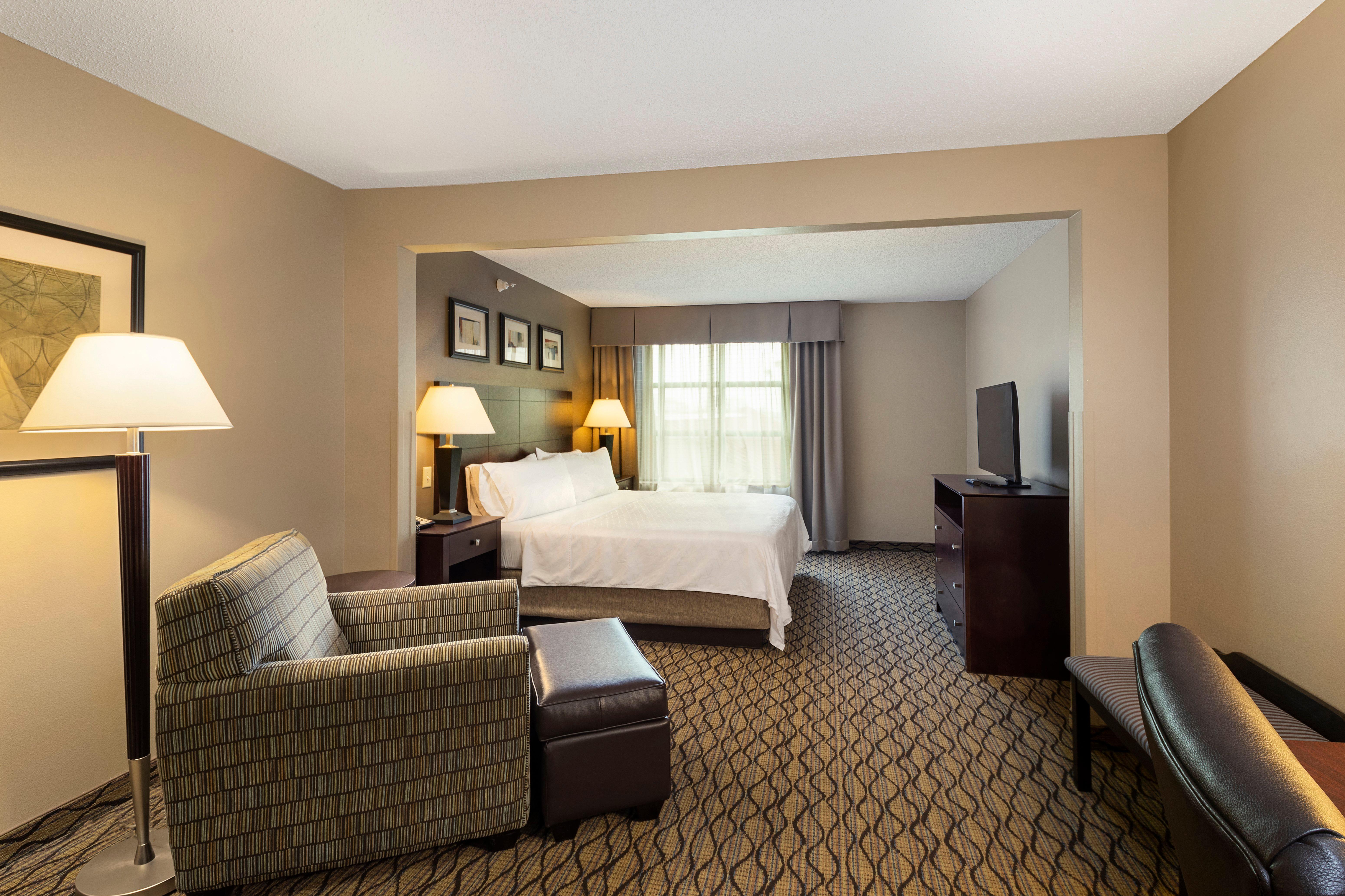 Holiday Inn Express Bloomington West By Ihg Exterior photo