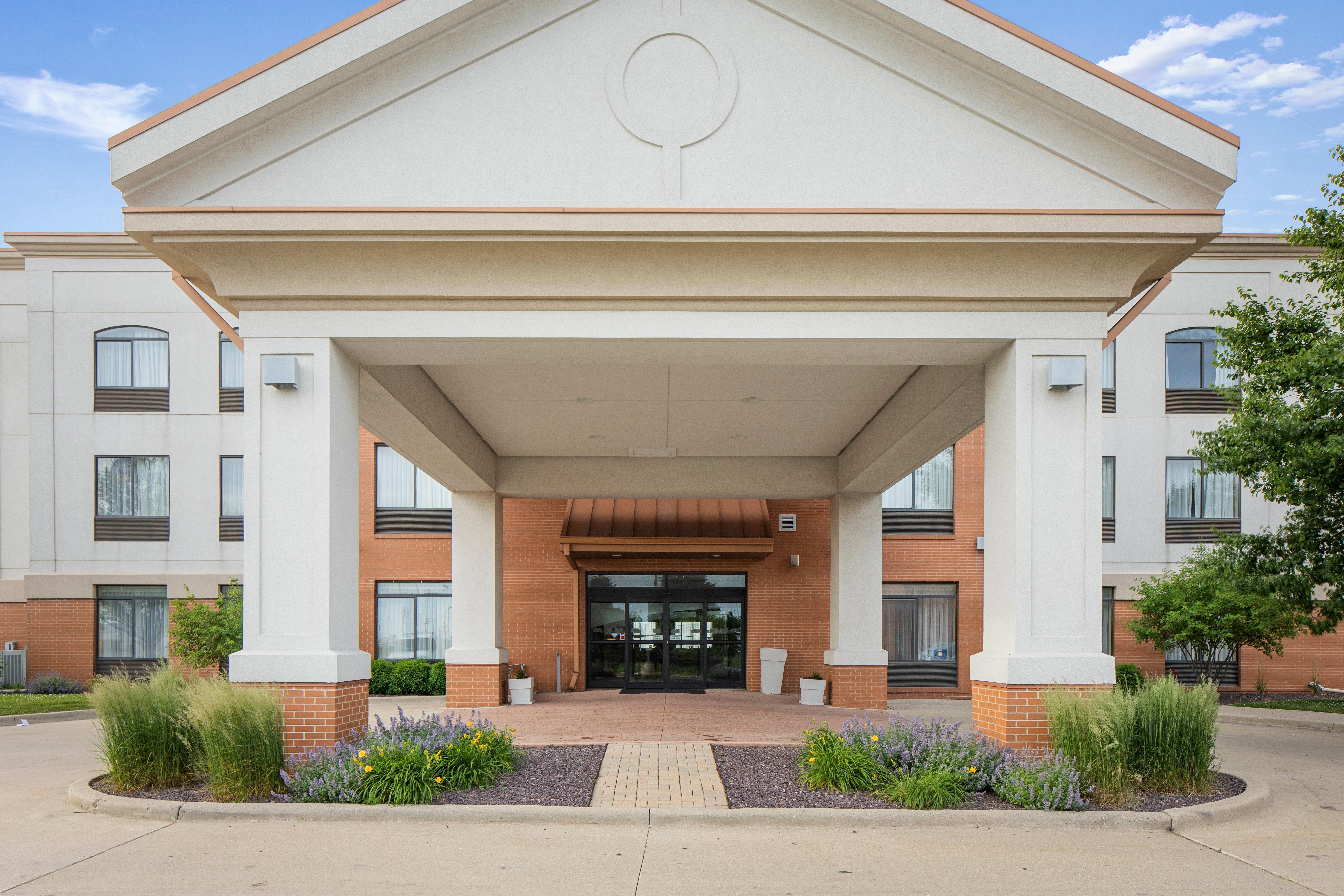 Holiday Inn Express Bloomington West By Ihg Exterior photo