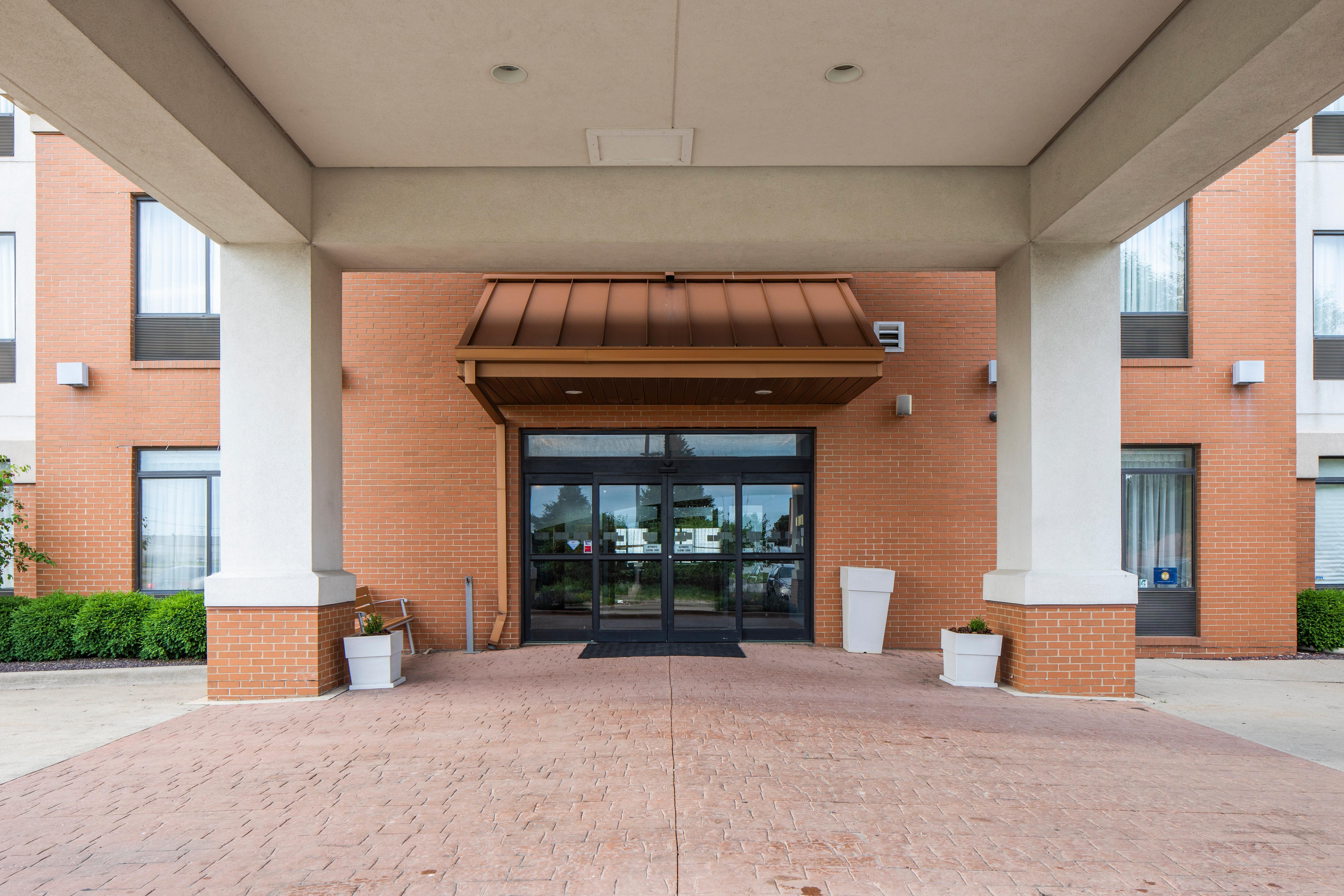 Holiday Inn Express Bloomington West By Ihg Exterior photo