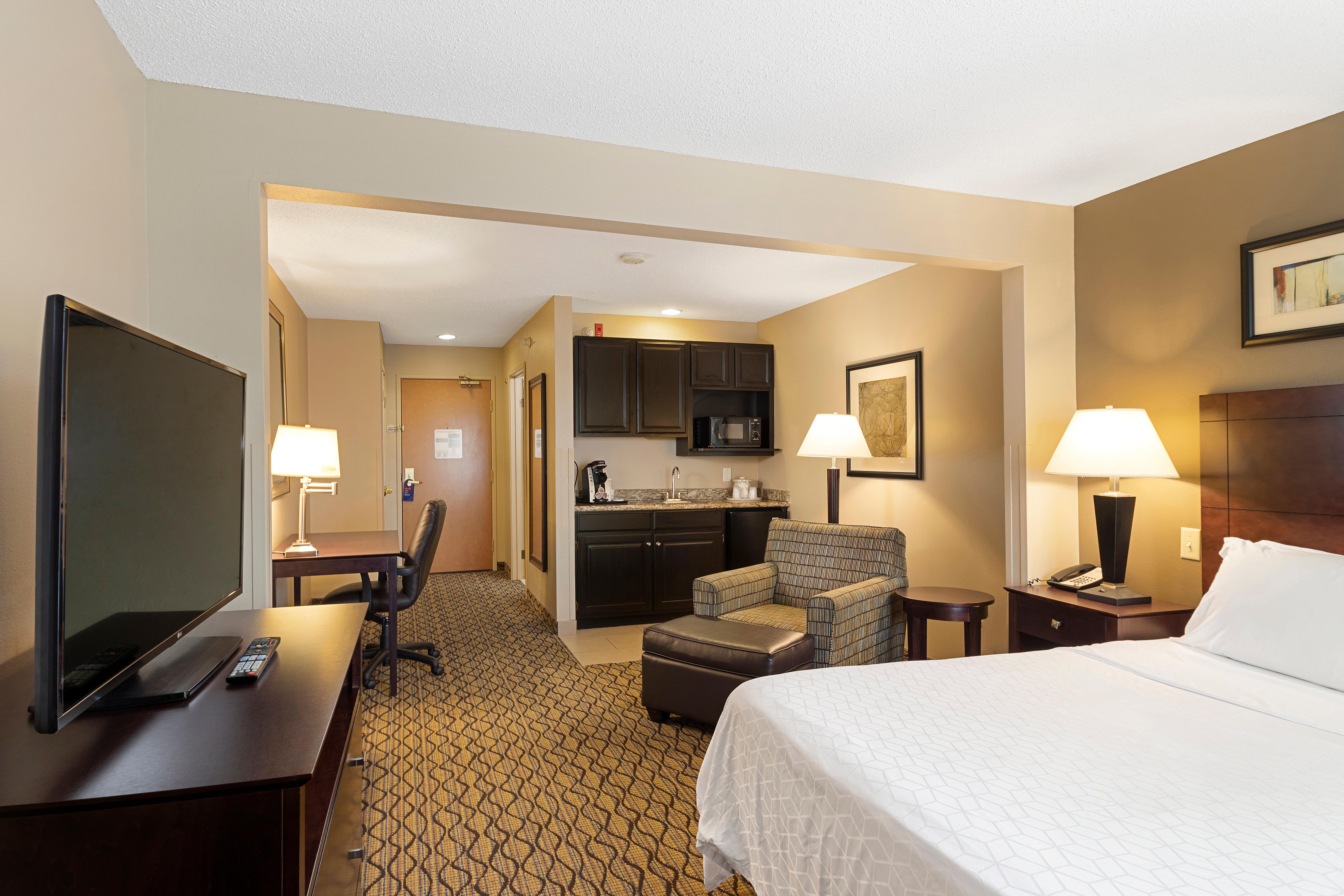 Holiday Inn Express Bloomington West By Ihg Exterior photo